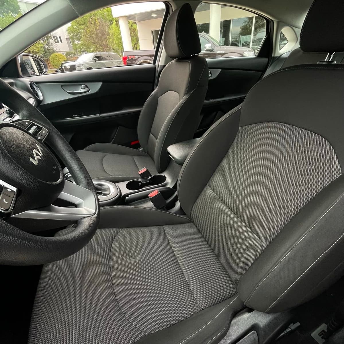 2024 Kia Forte - Image 20