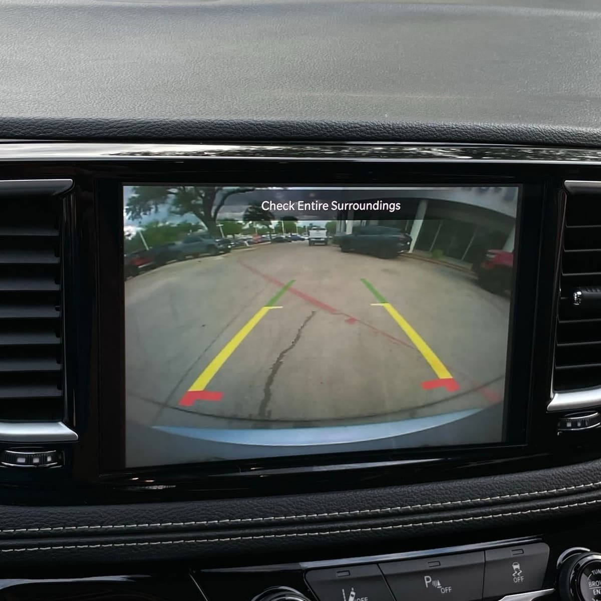 2023 Chrysler Pacifica - Image 17