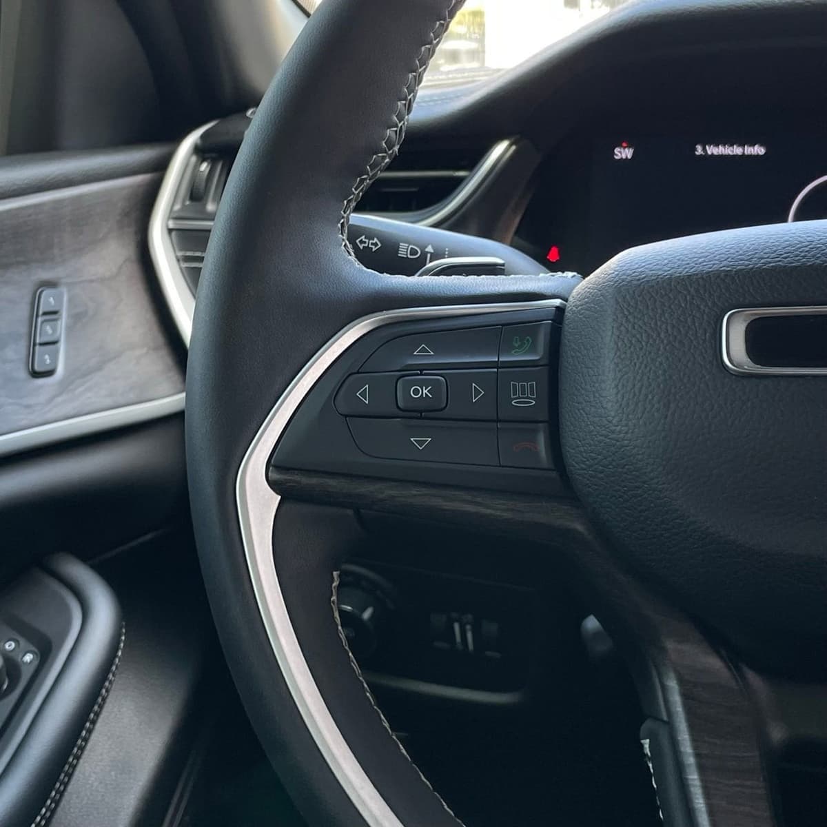 2024 Jeep Grand Cherokee - Image 14