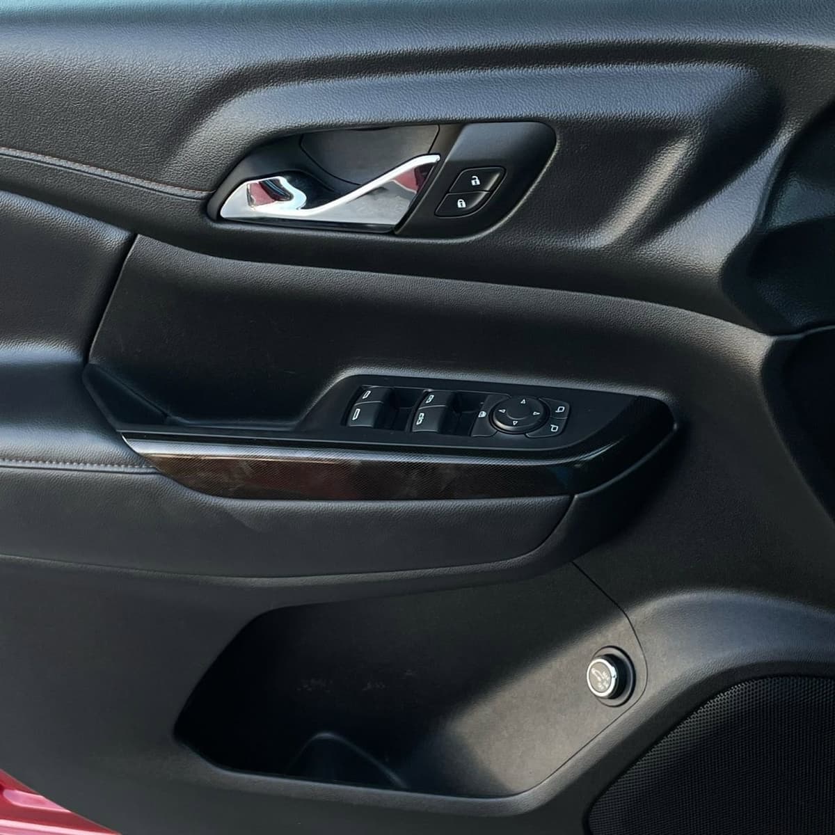 2023 GMC Acadia - Image 21