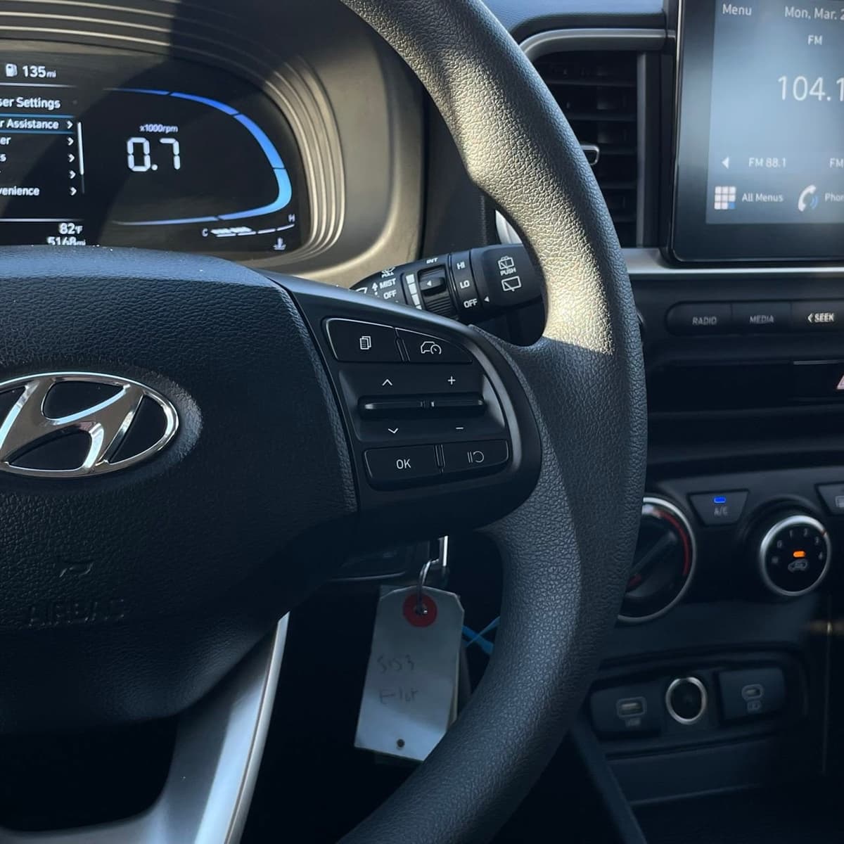 2025 Hyundai Venue - Image 14