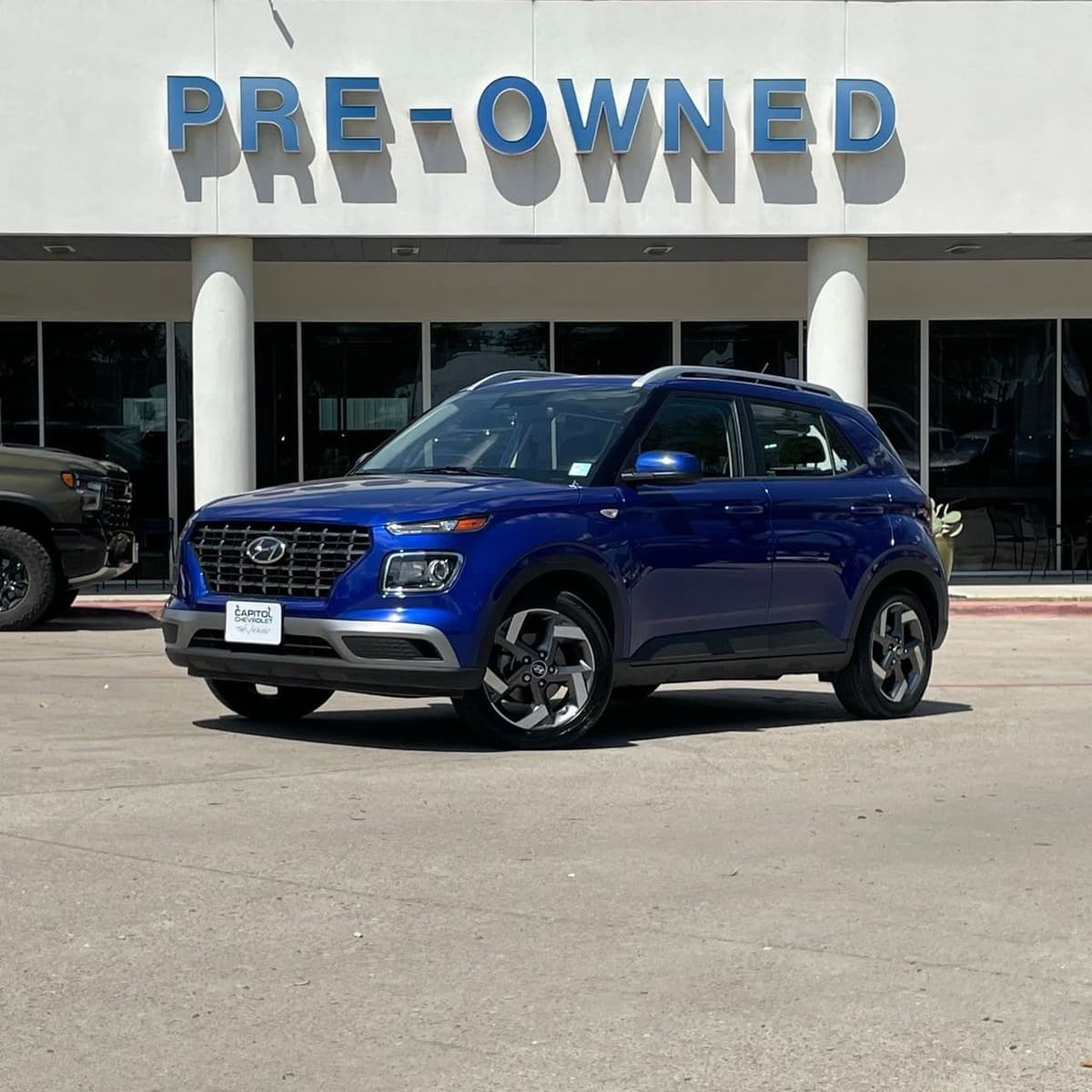 2025 Hyundai Venue - Image 2