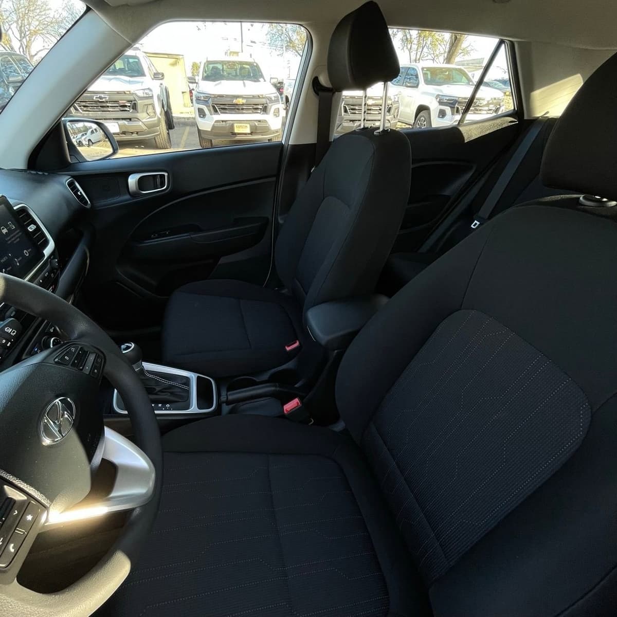 2025 Hyundai Venue - Image 20