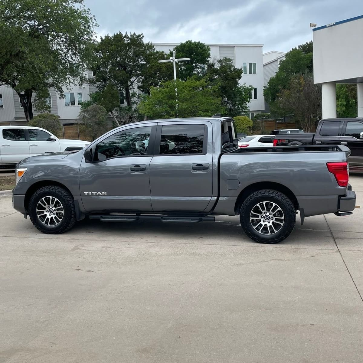 2024 Nissan Titan - Image 3