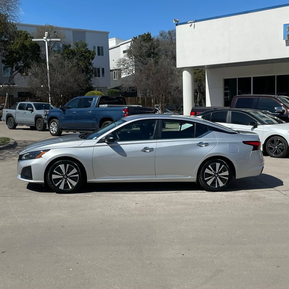 2024 Nissan Altima - Image 3