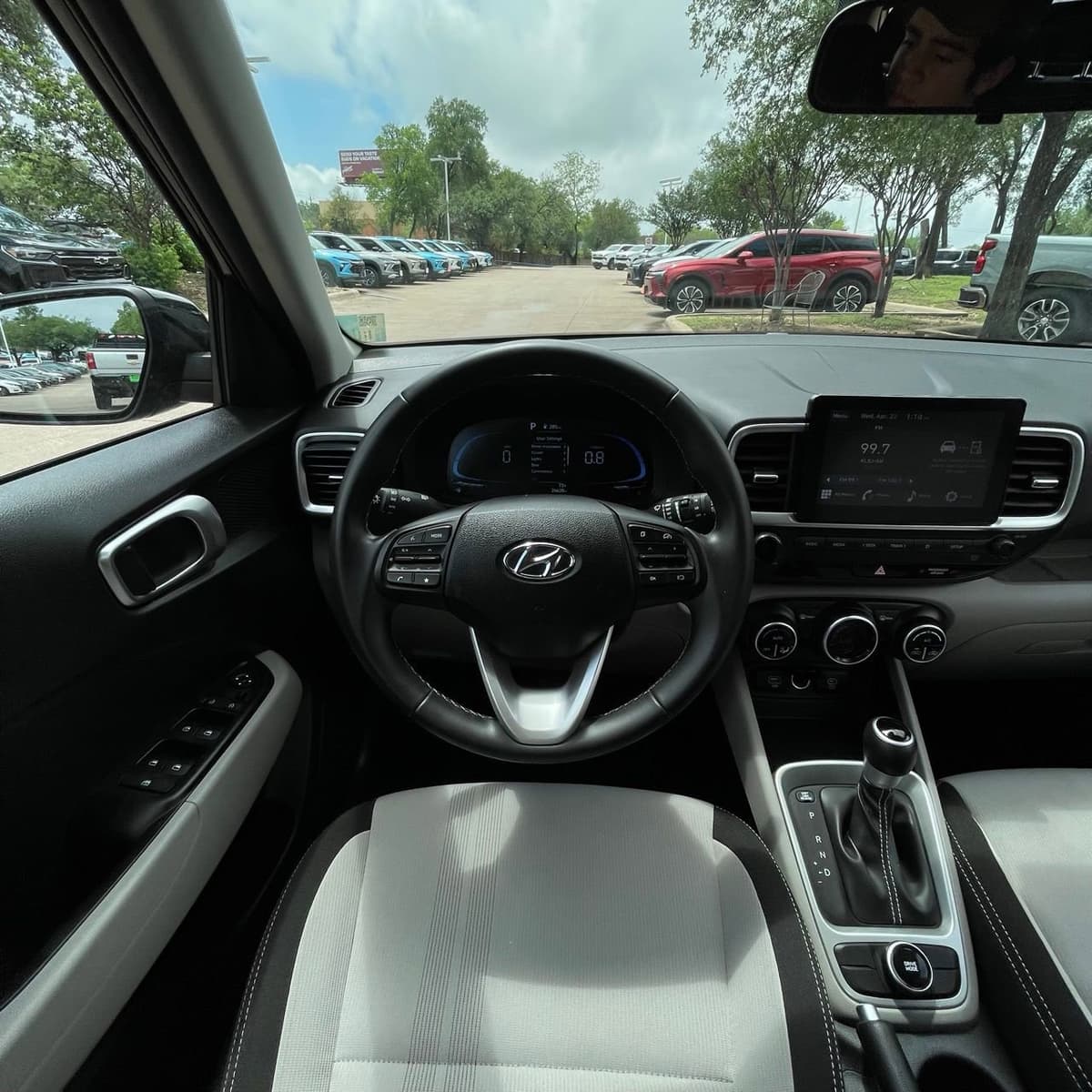 2025 Hyundai Venue - Image 11