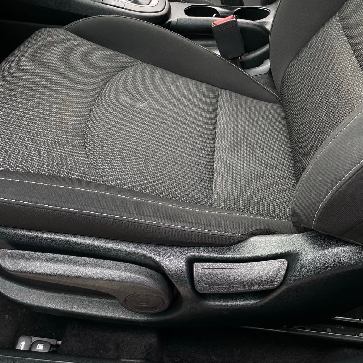 2024 Kia Forte - Image 21