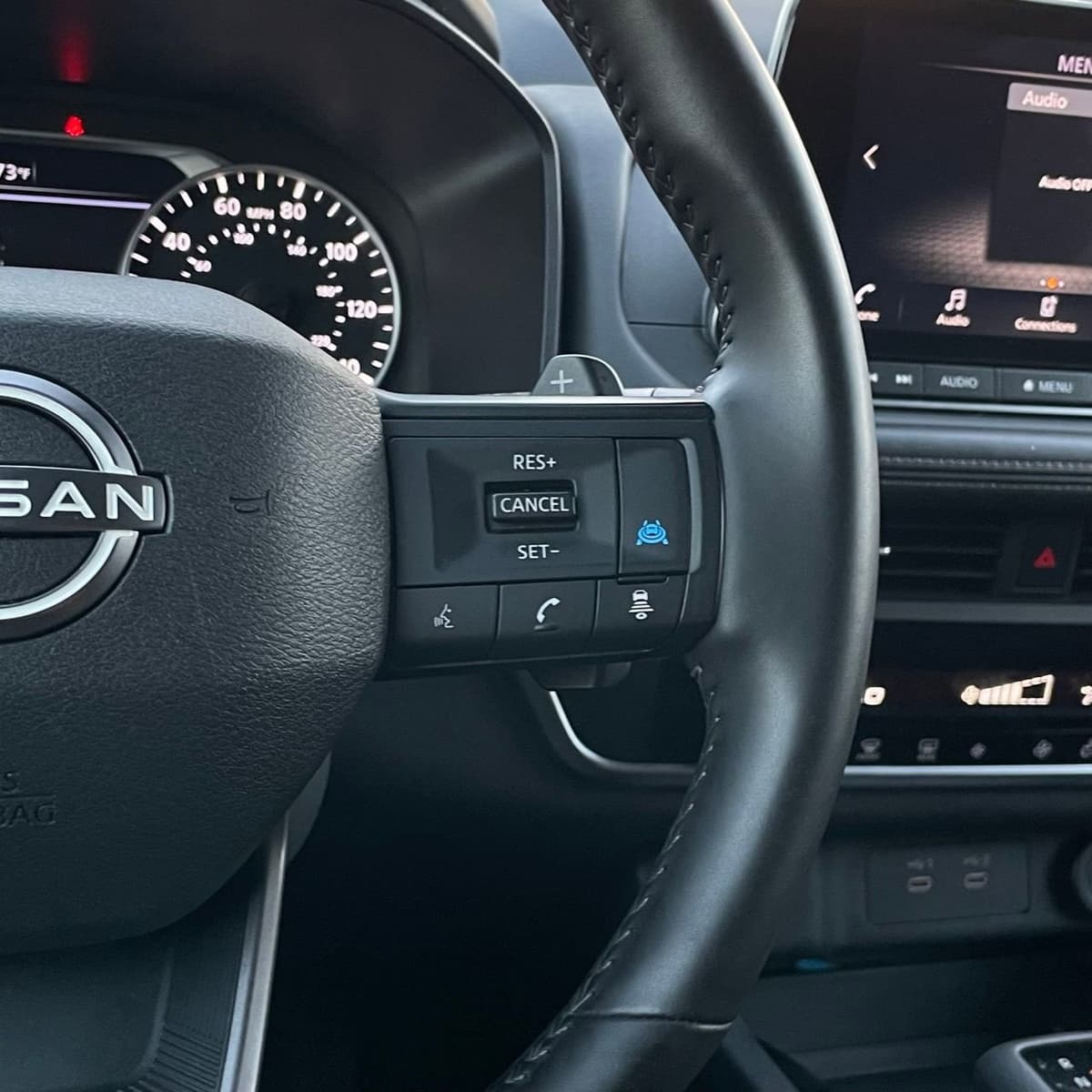 2025 Nissan Rogue - Image 13