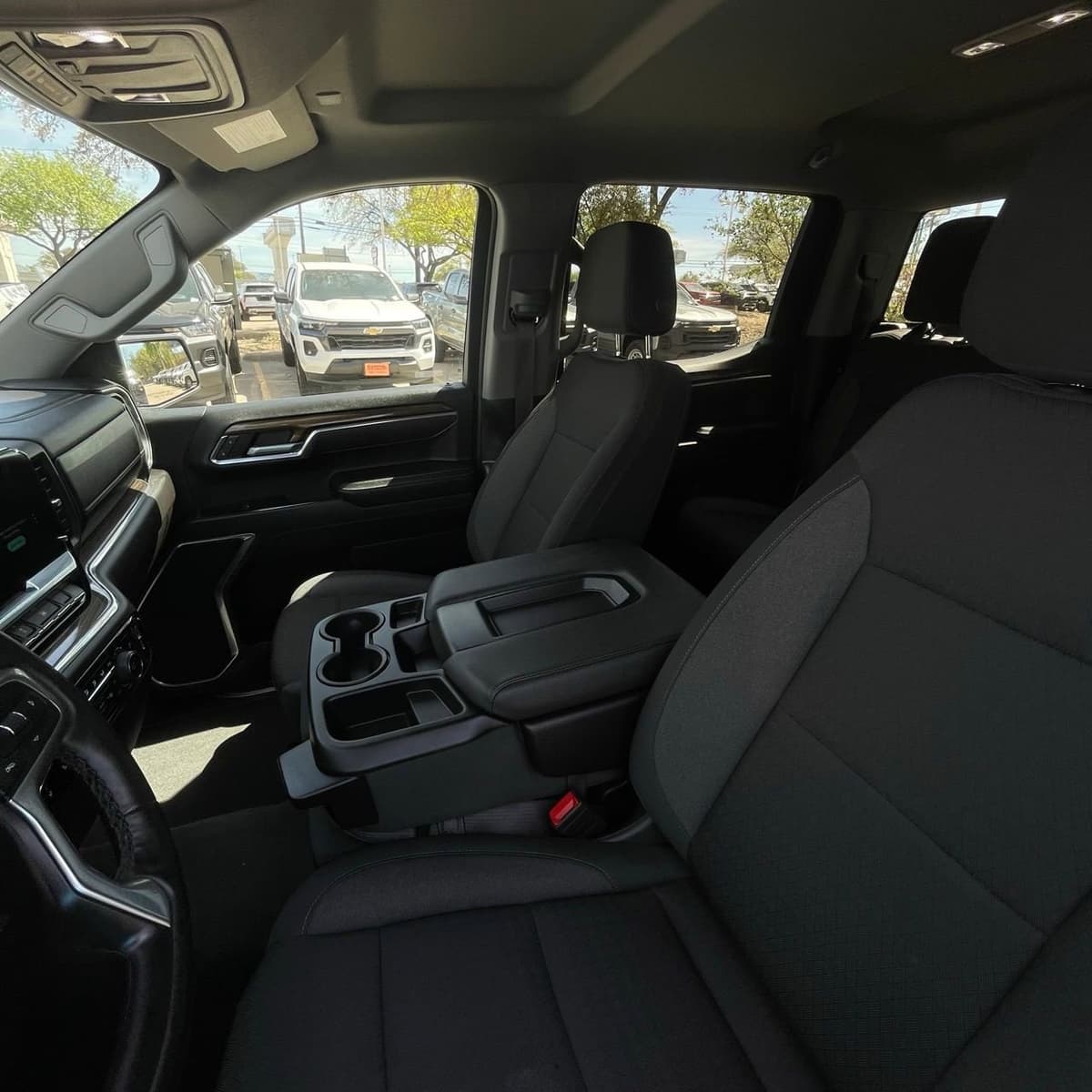 2025 Chevrolet Silverado 1500 - Image 22