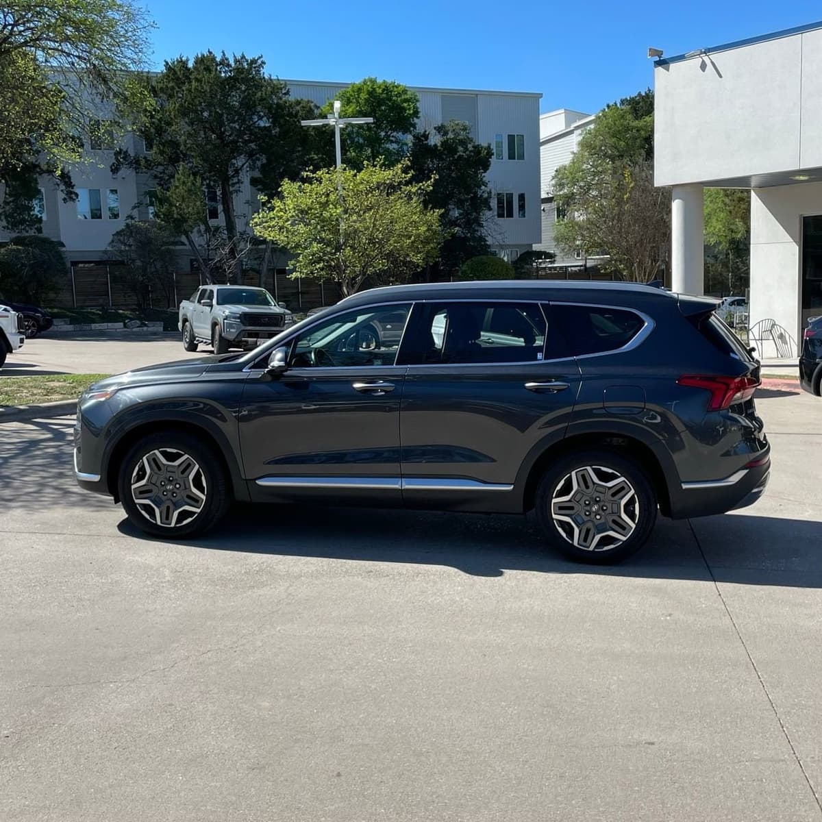 2022 Hyundai Santa Fe - Image 3