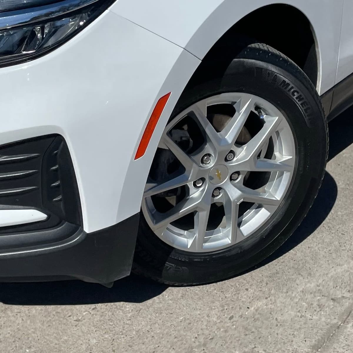 2022 Chevrolet Equinox - Image 8