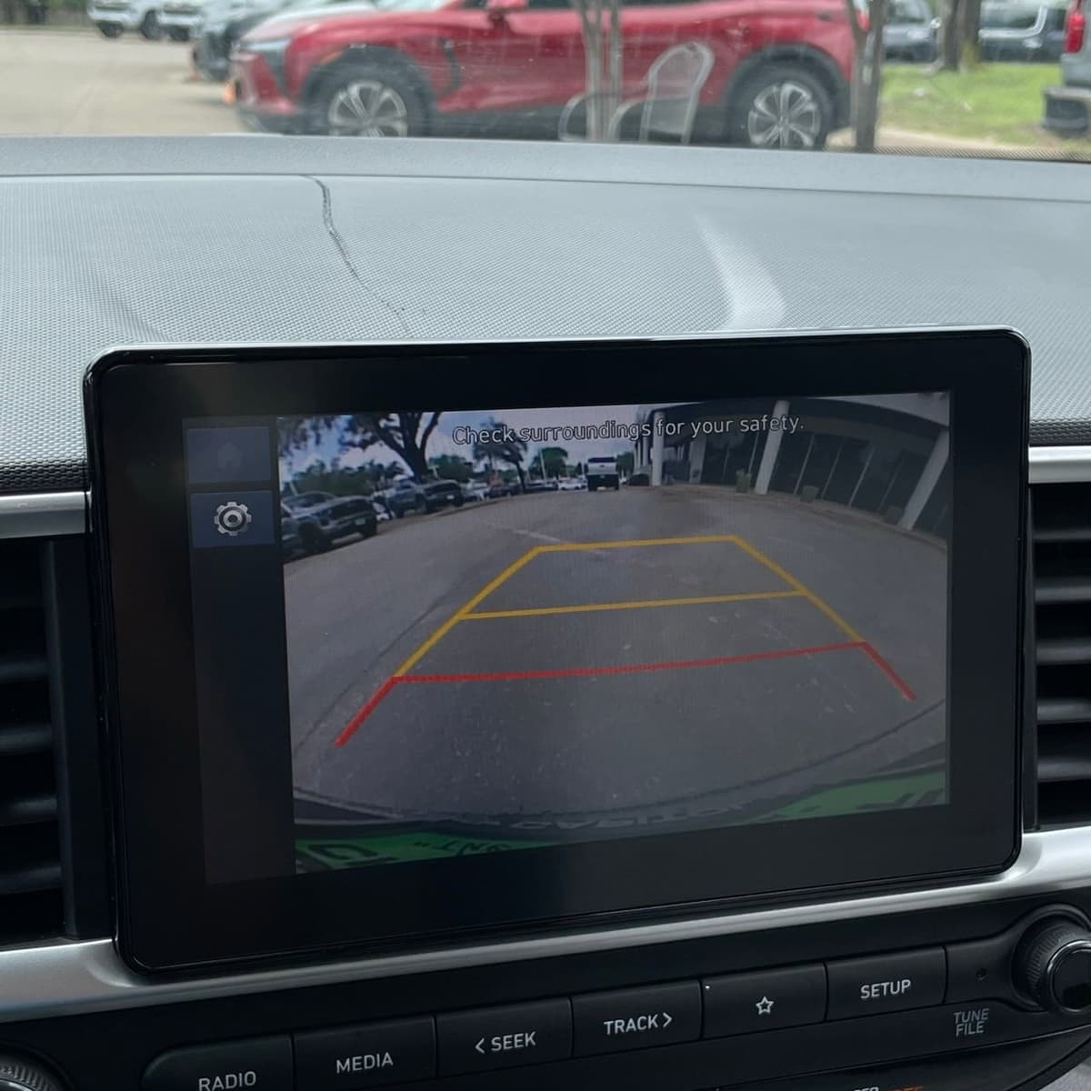 2025 Hyundai Venue - Image 18