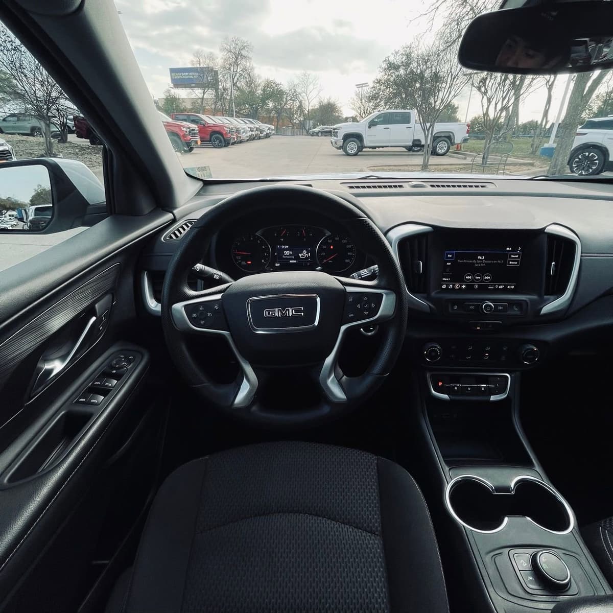 2024 GMC Terrain - Image 11