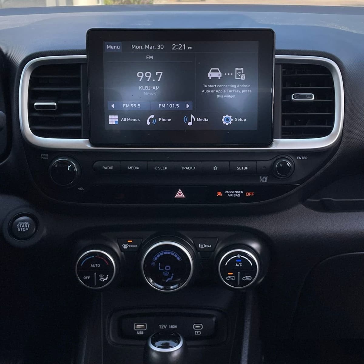 2025 Hyundai Venue - Image 17