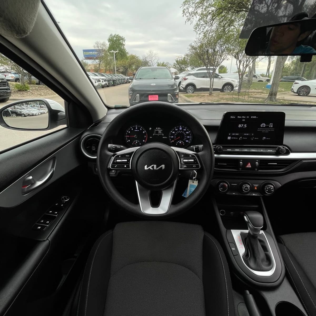 2024 Kia Forte - Image 11