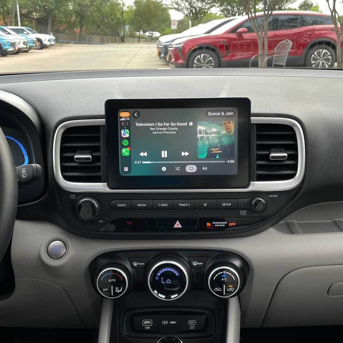 2025 Hyundai Venue - Image 16