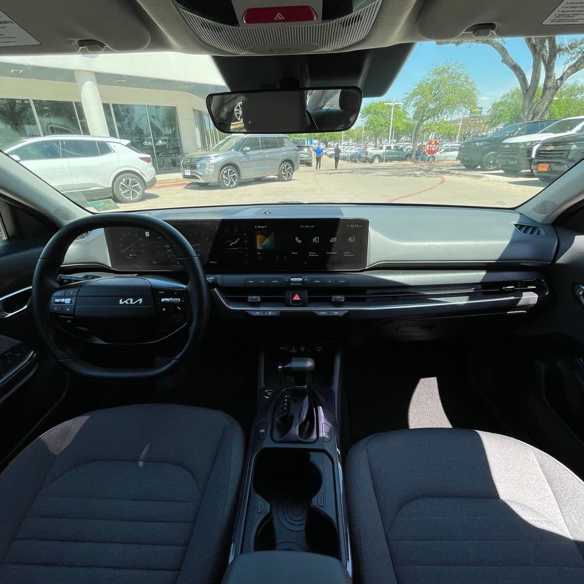 2025 Kia K4 - Image 9