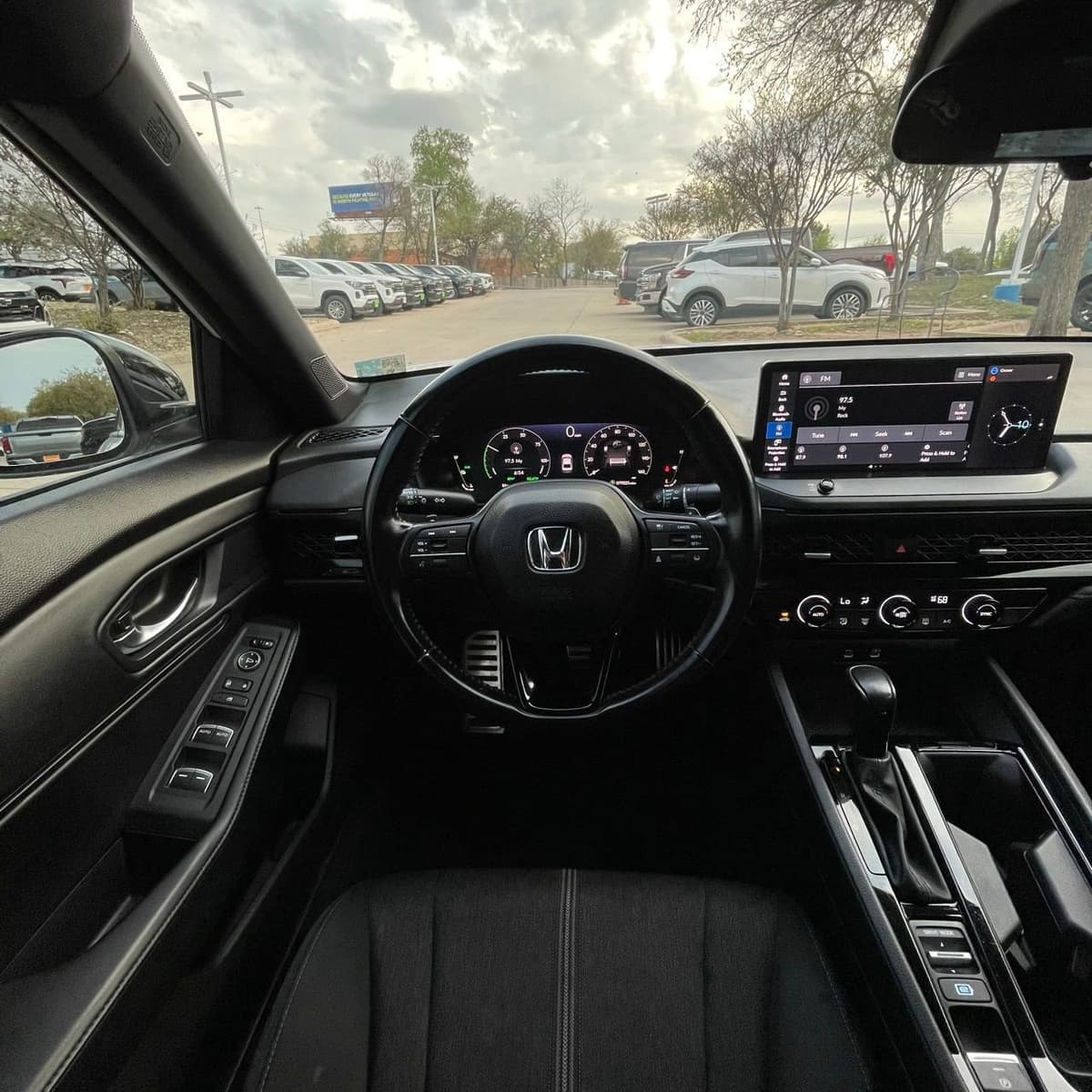 2023 Honda Accord Hybrid - Image 12