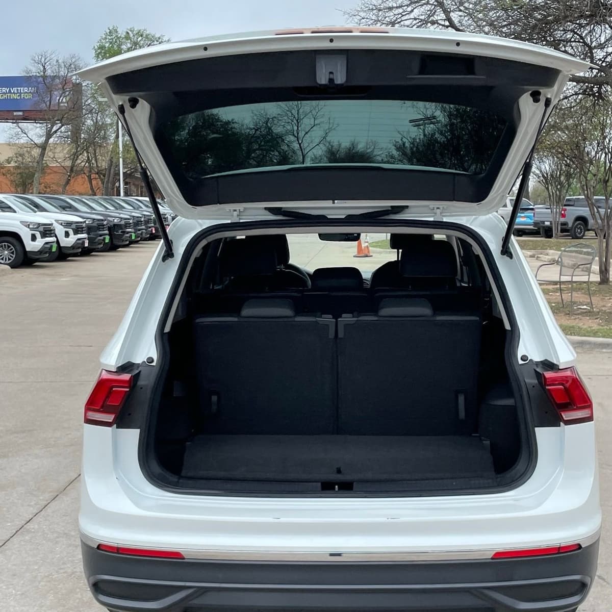 2023 Volkswagen Tiguan - Image 26