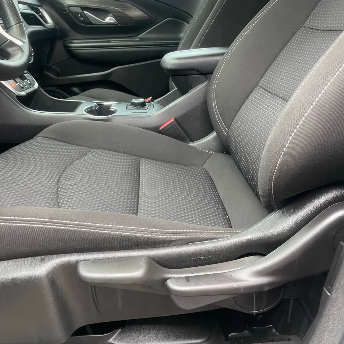 2024 GMC Terrain - Image 22