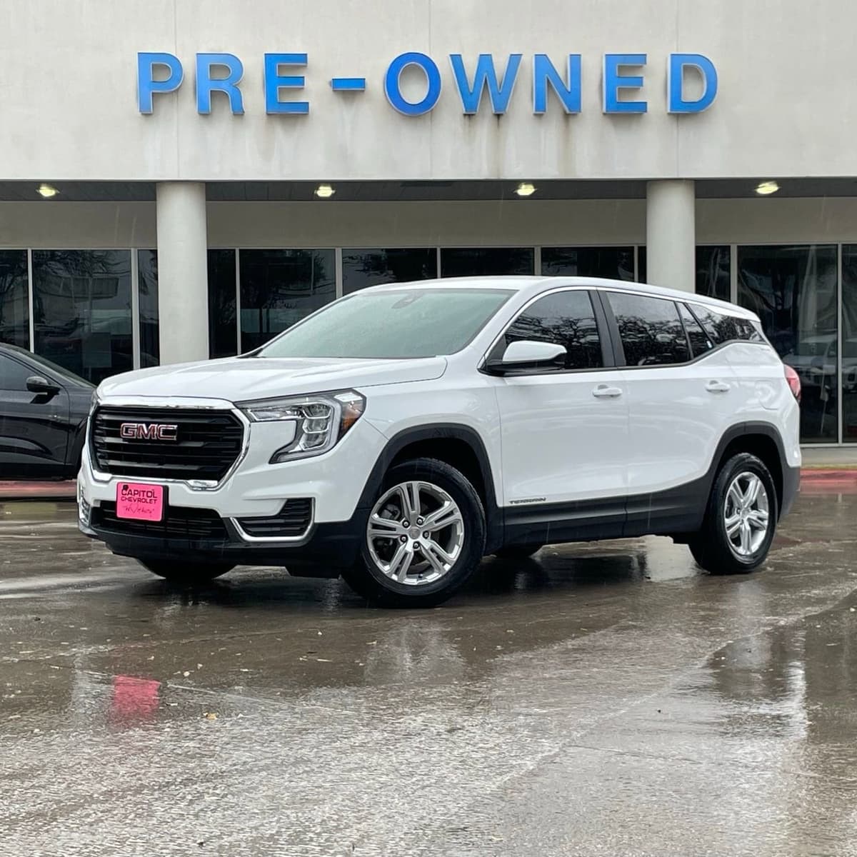 2024 GMC Terrain - Image 2