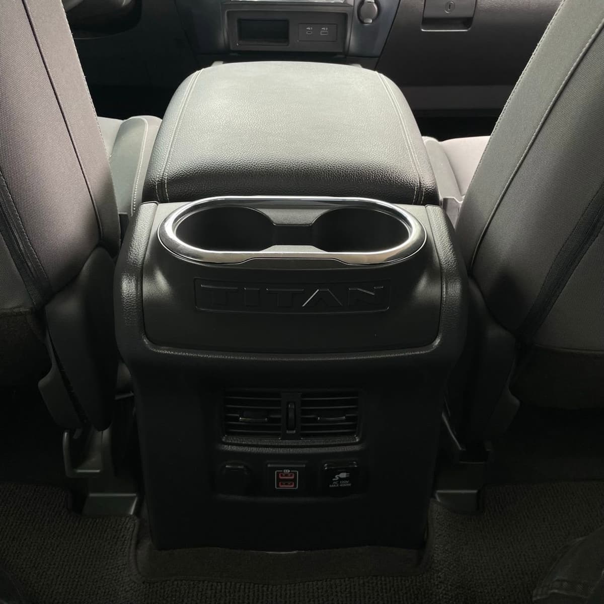 2024 Nissan Titan - Image 25