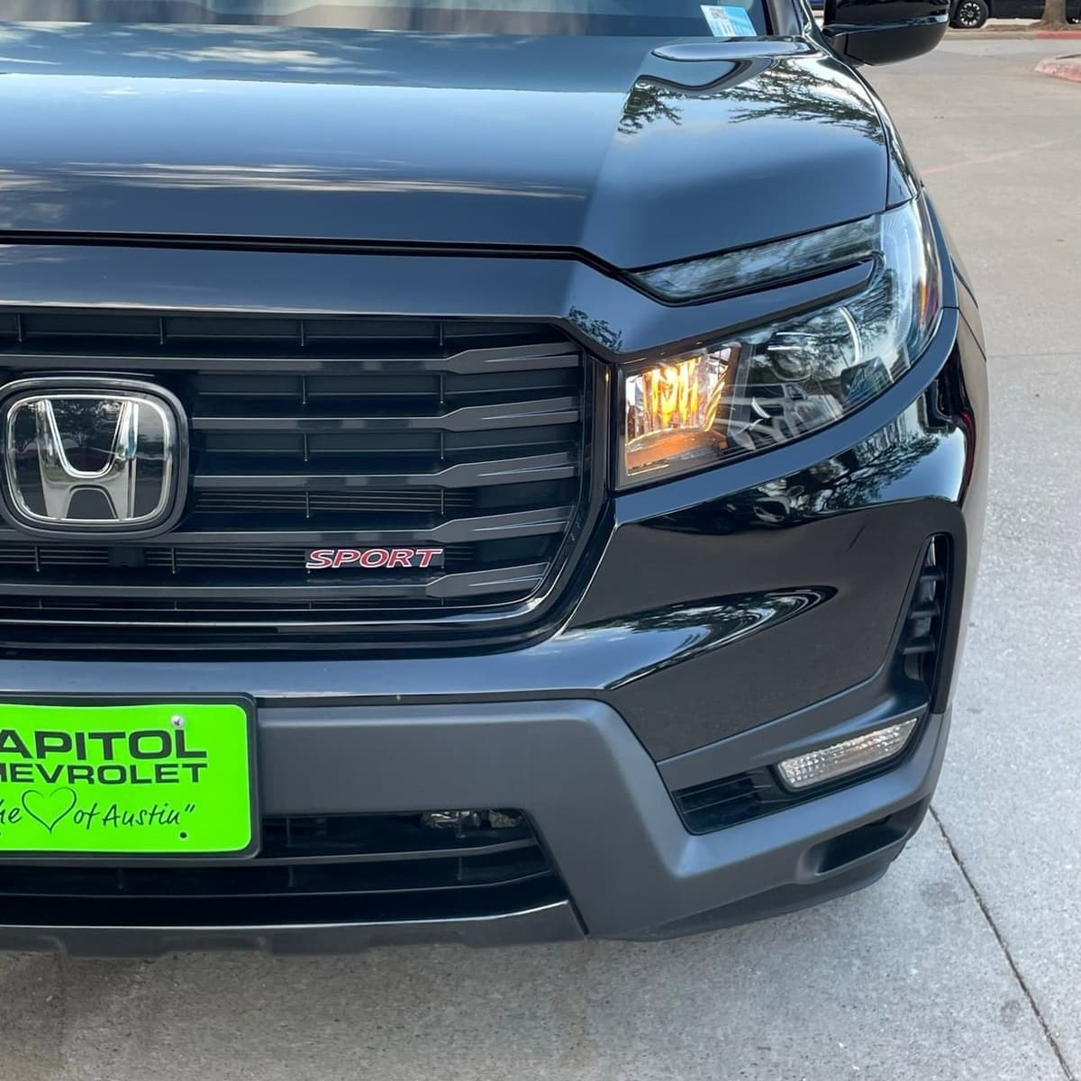 2023 Honda Ridgeline - Image 8