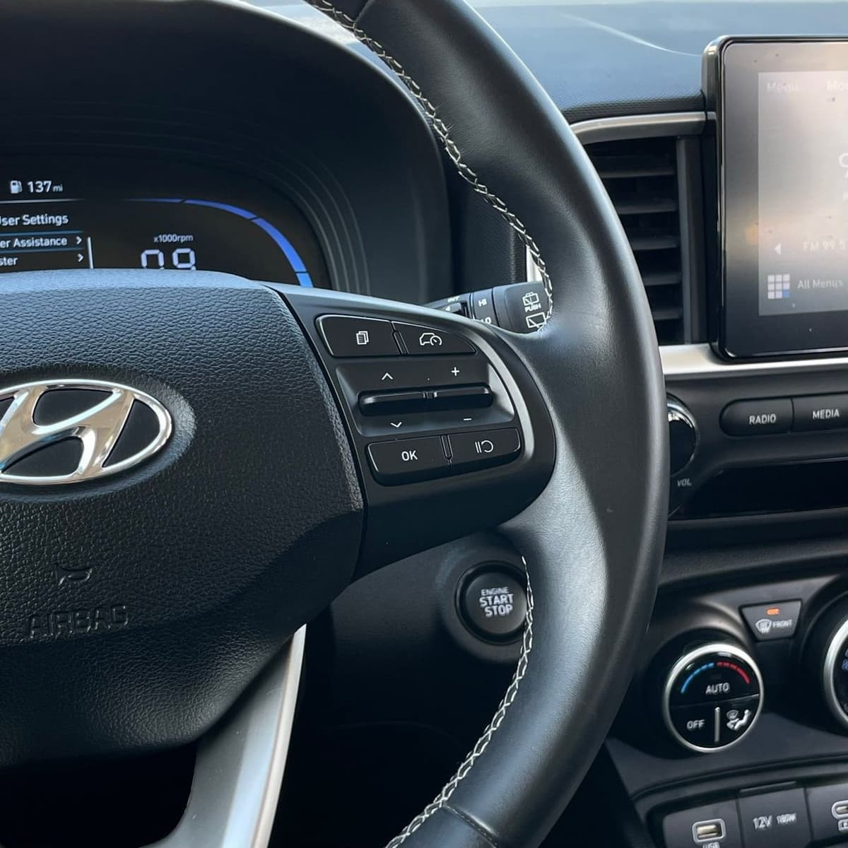 2025 Hyundai Venue - Image 14