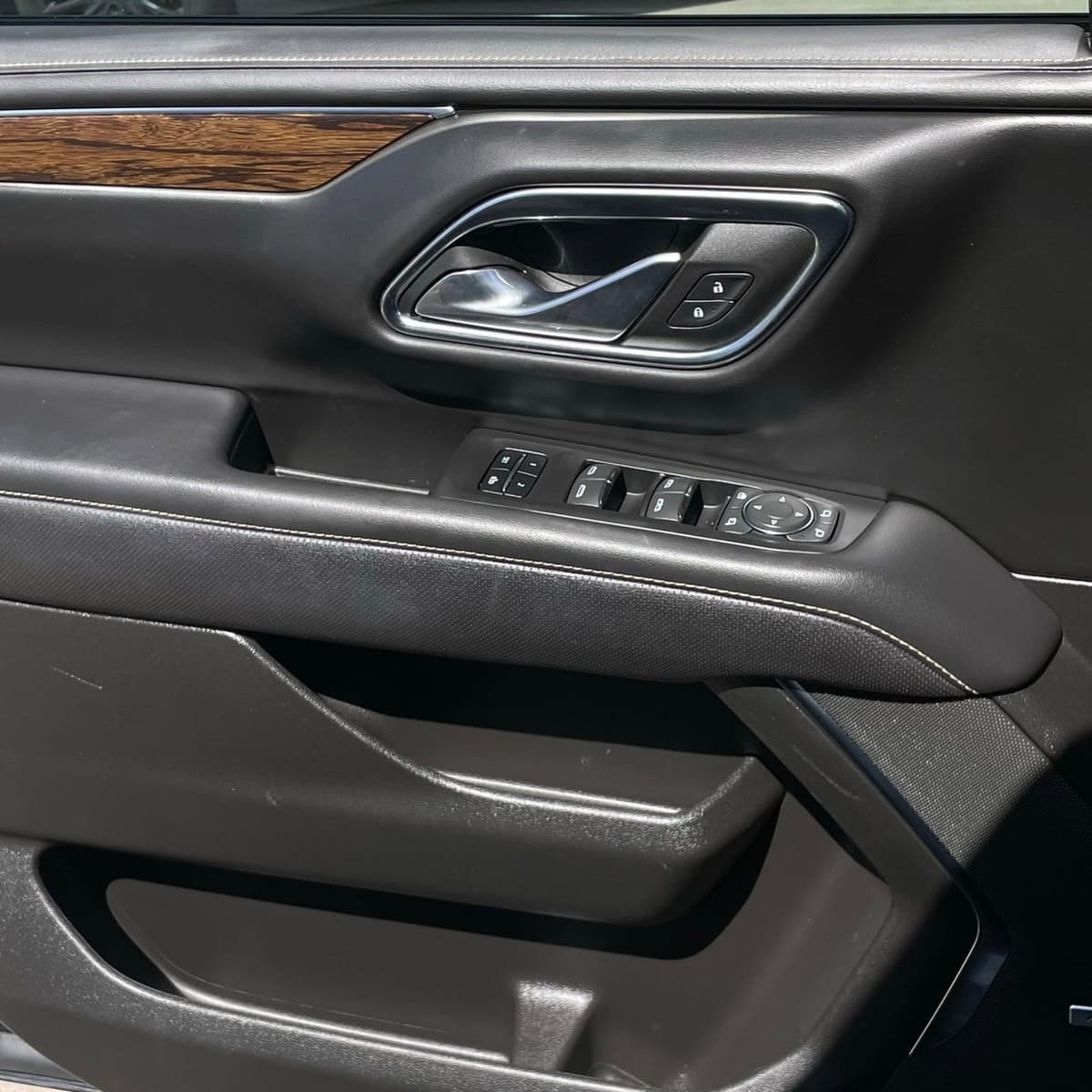 2023 Chevrolet Tahoe - Image 21