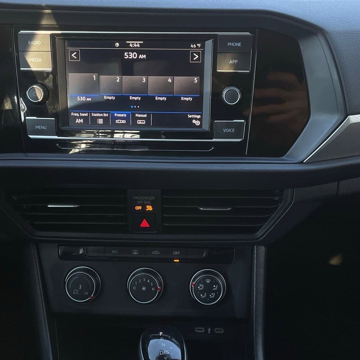 2024 Volkswagen Jetta - Image 16