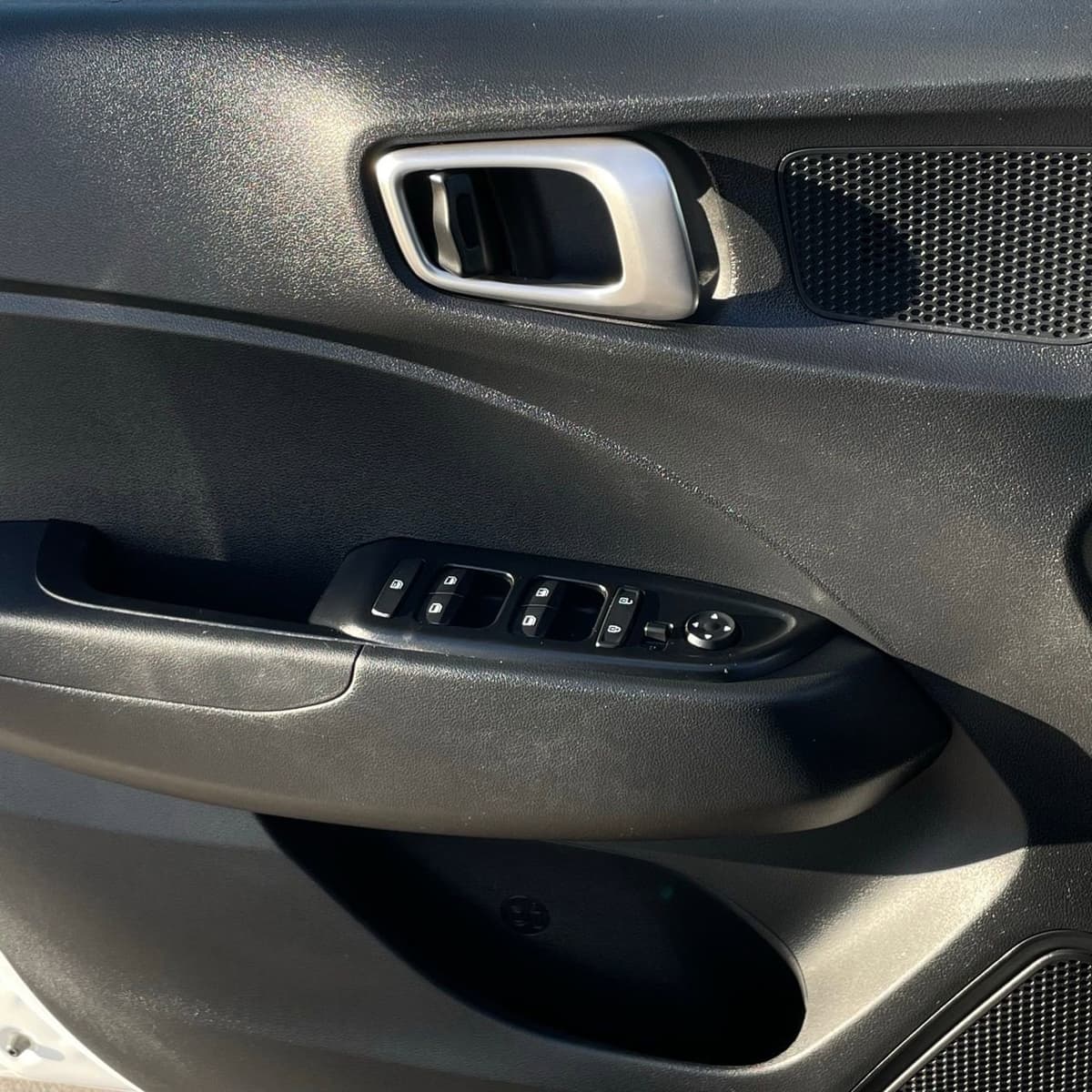 2025 Hyundai Venue - Image 19