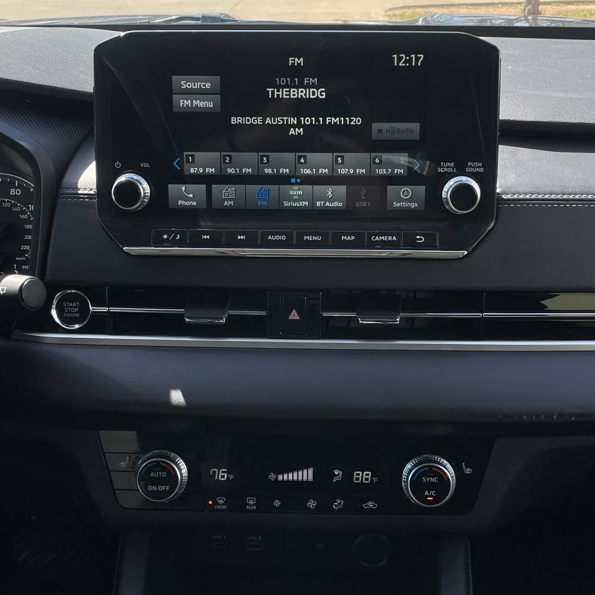 2024 Mitsubishi Outlander - Image 17