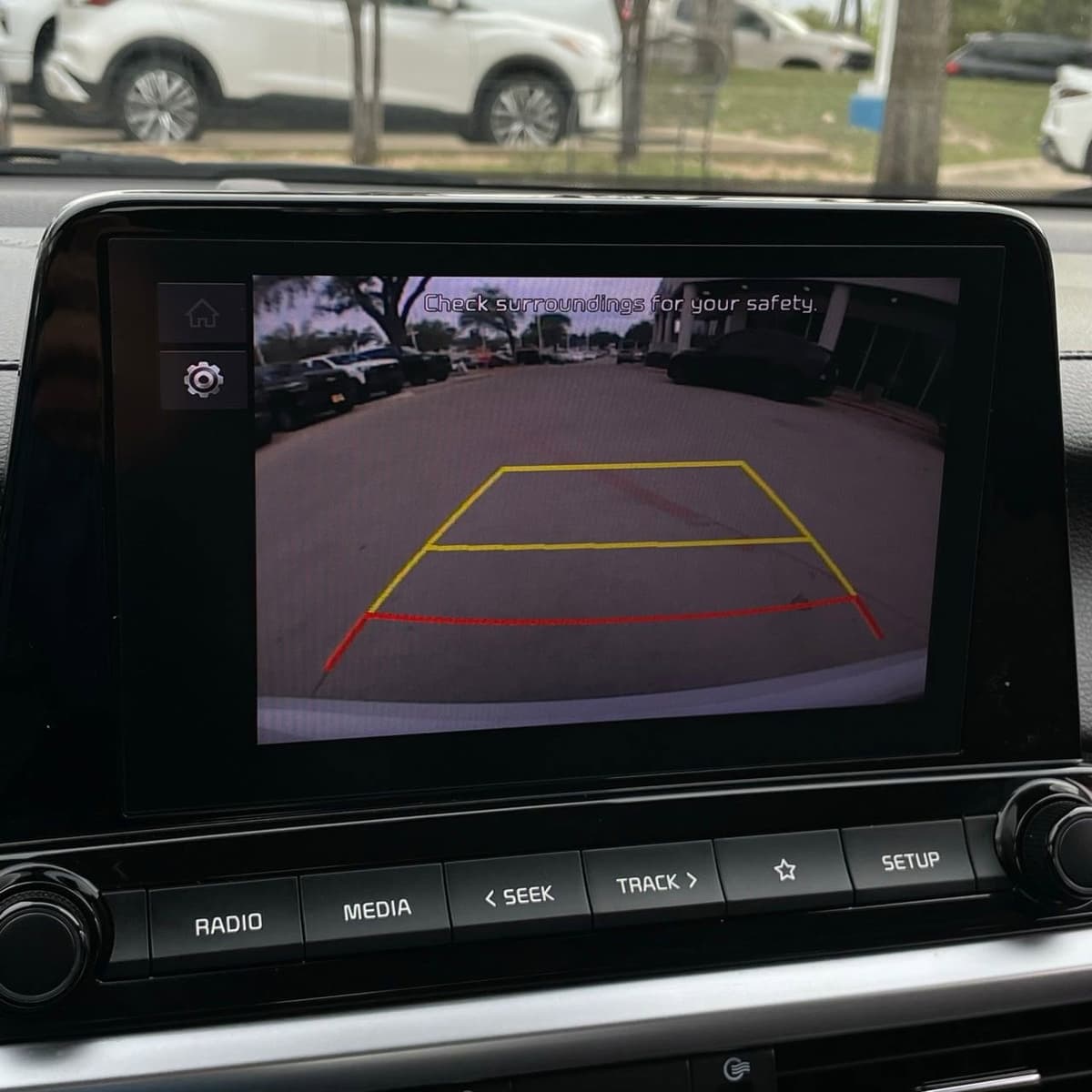 2024 Kia Forte - Image 17