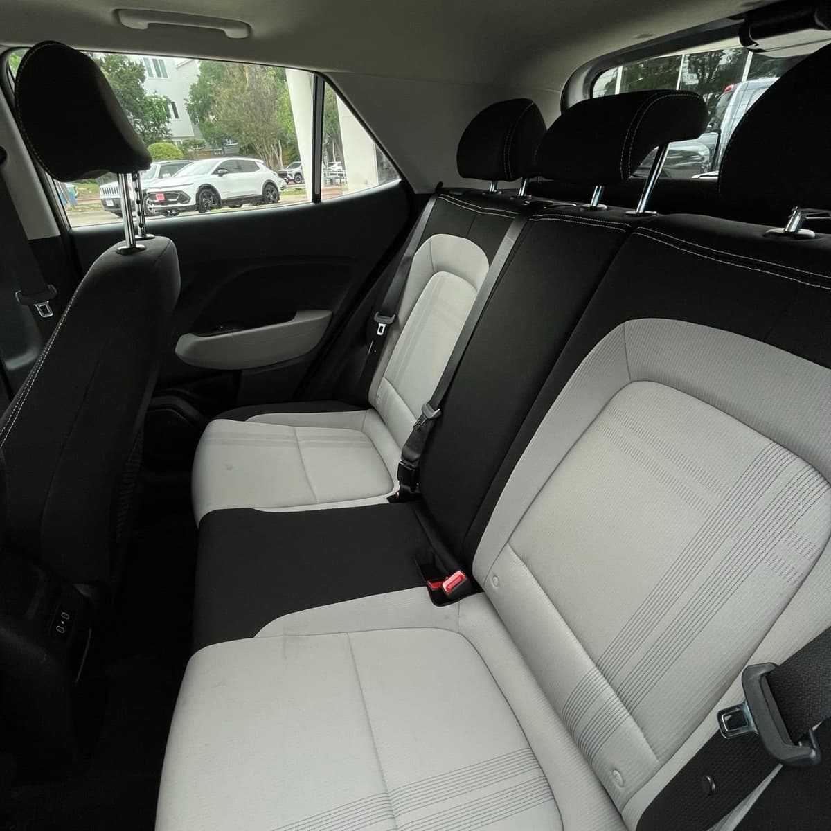 2025 Hyundai Venue - Image 23