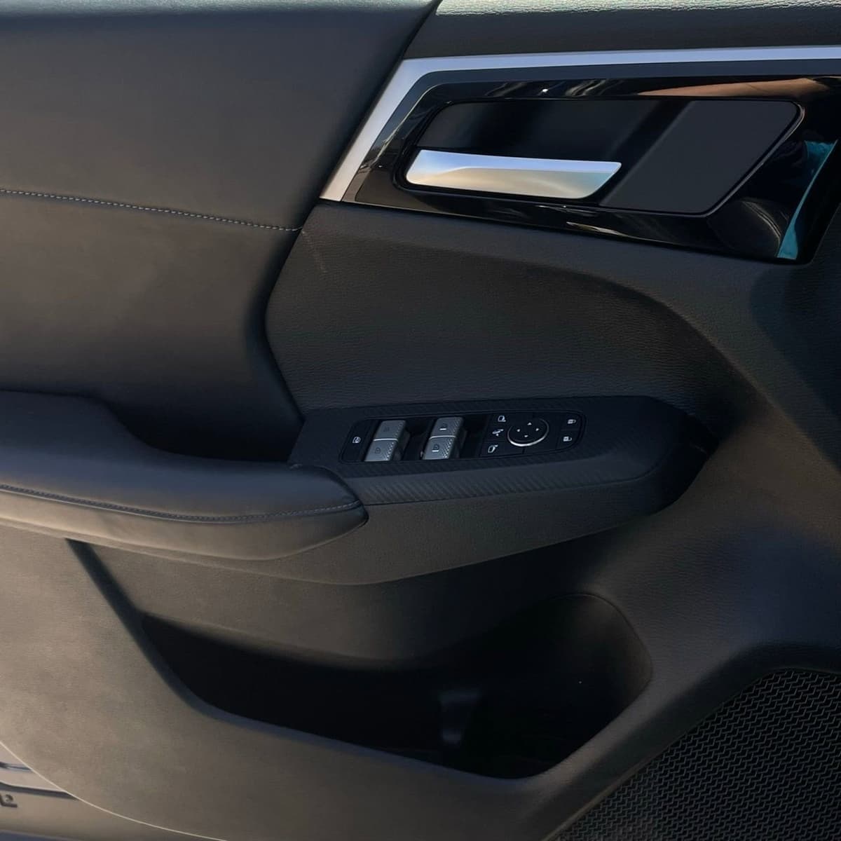 2024 Mitsubishi Outlander - Image 20