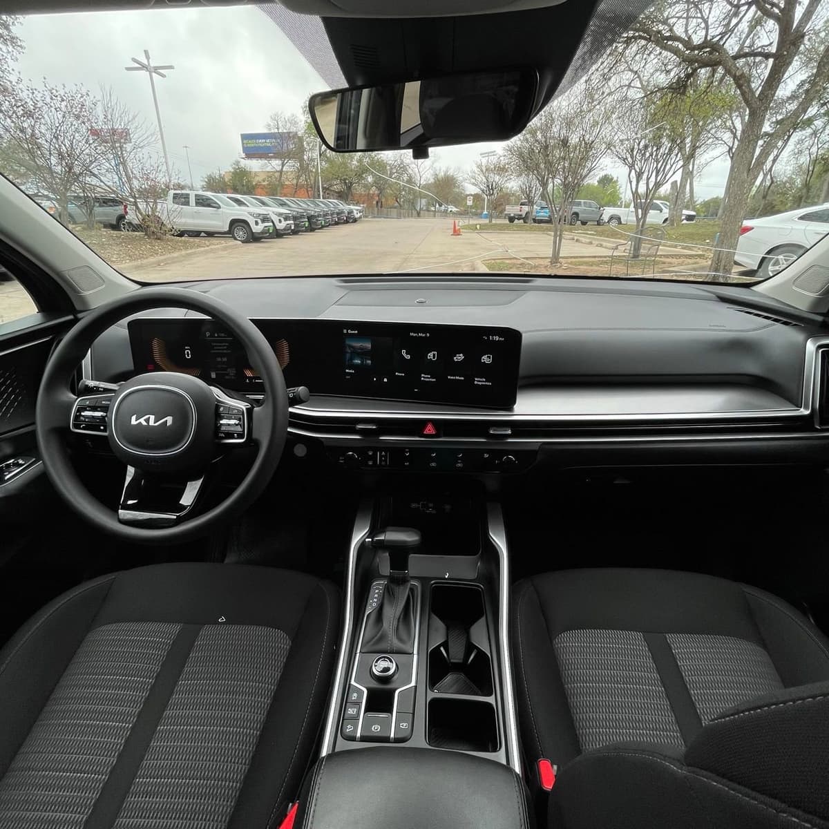 2025 Kia Sorento - Image 10