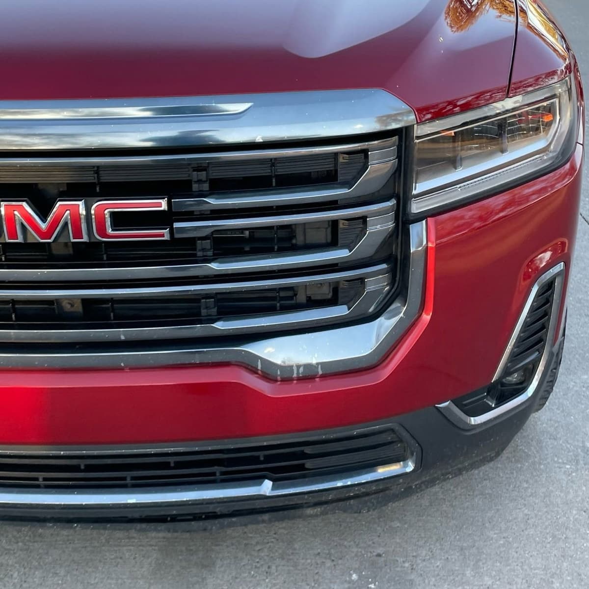 2023 GMC Acadia - Image 8