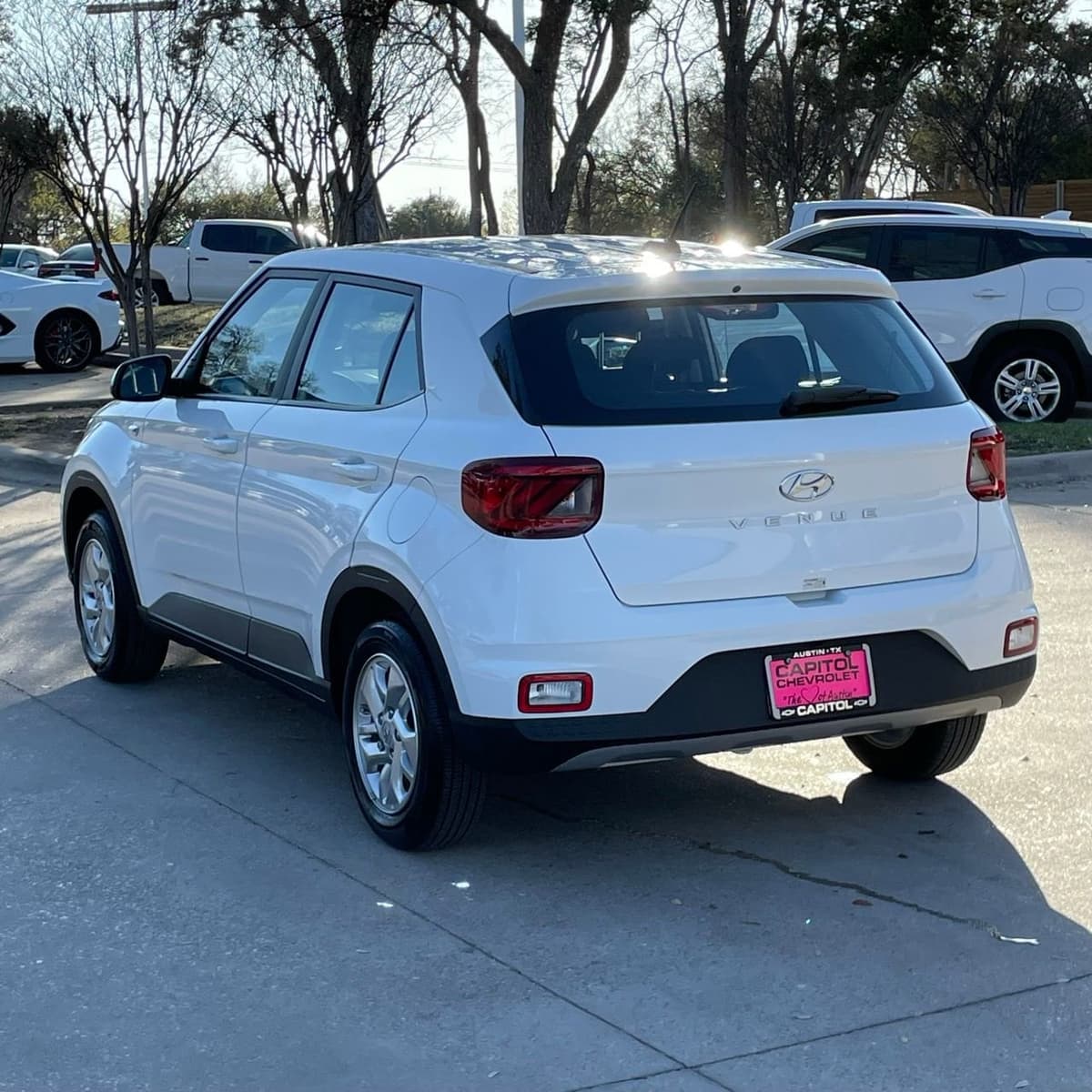 2025 Hyundai Venue - Image 4