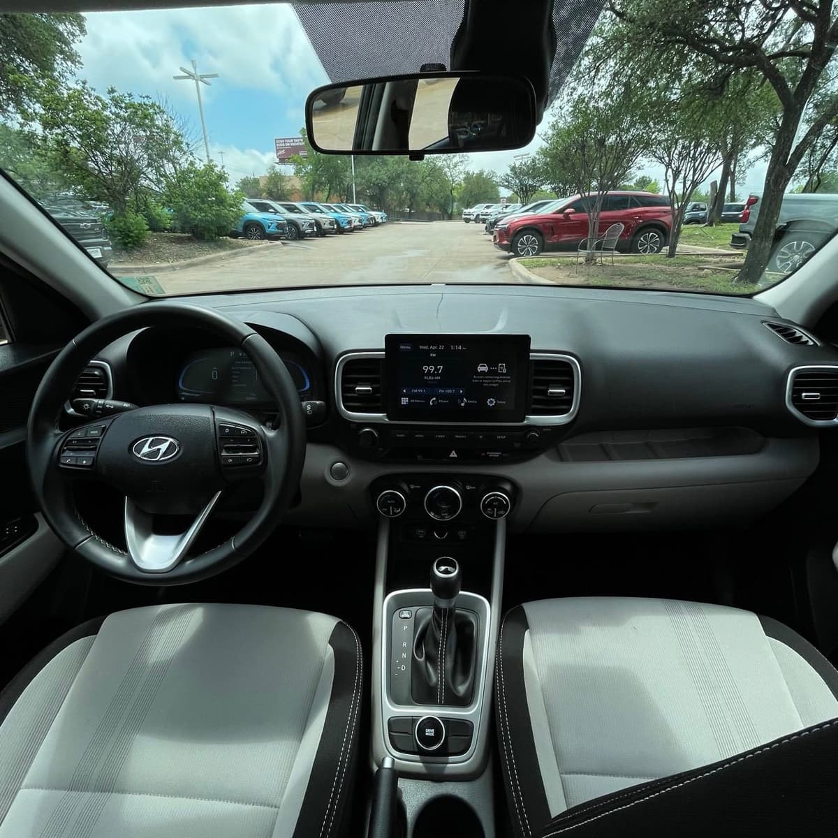 2025 Hyundai Venue - Image 10