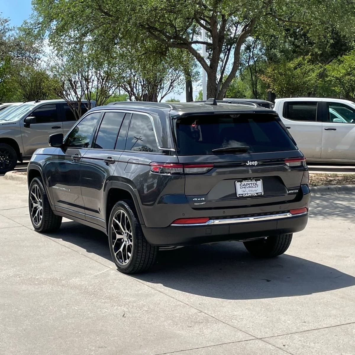 2024 Jeep Grand Cherokee - Image 4