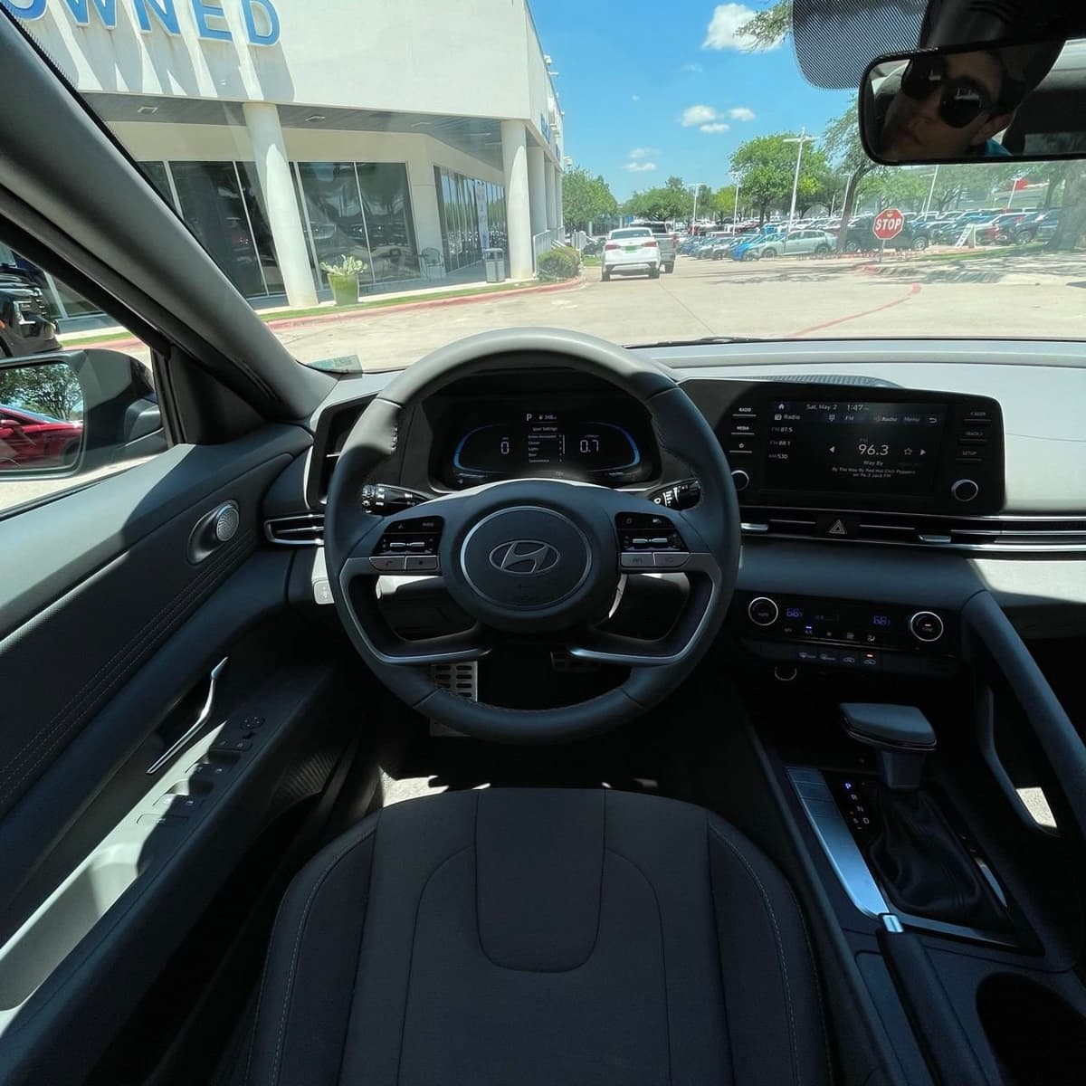 2025 Hyundai Elantra - Image 11