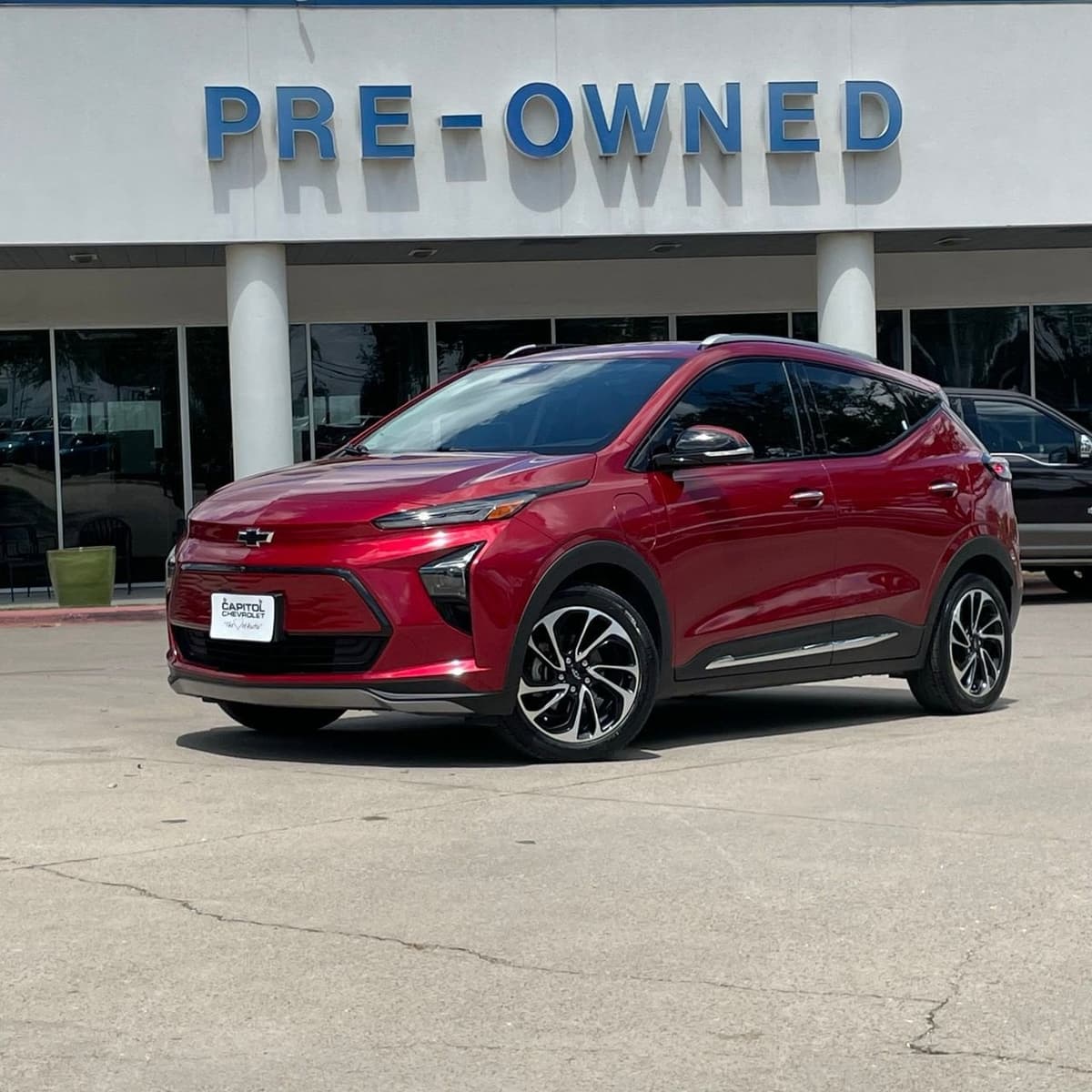 2023 Chevrolet Bolt EUV - Image 2