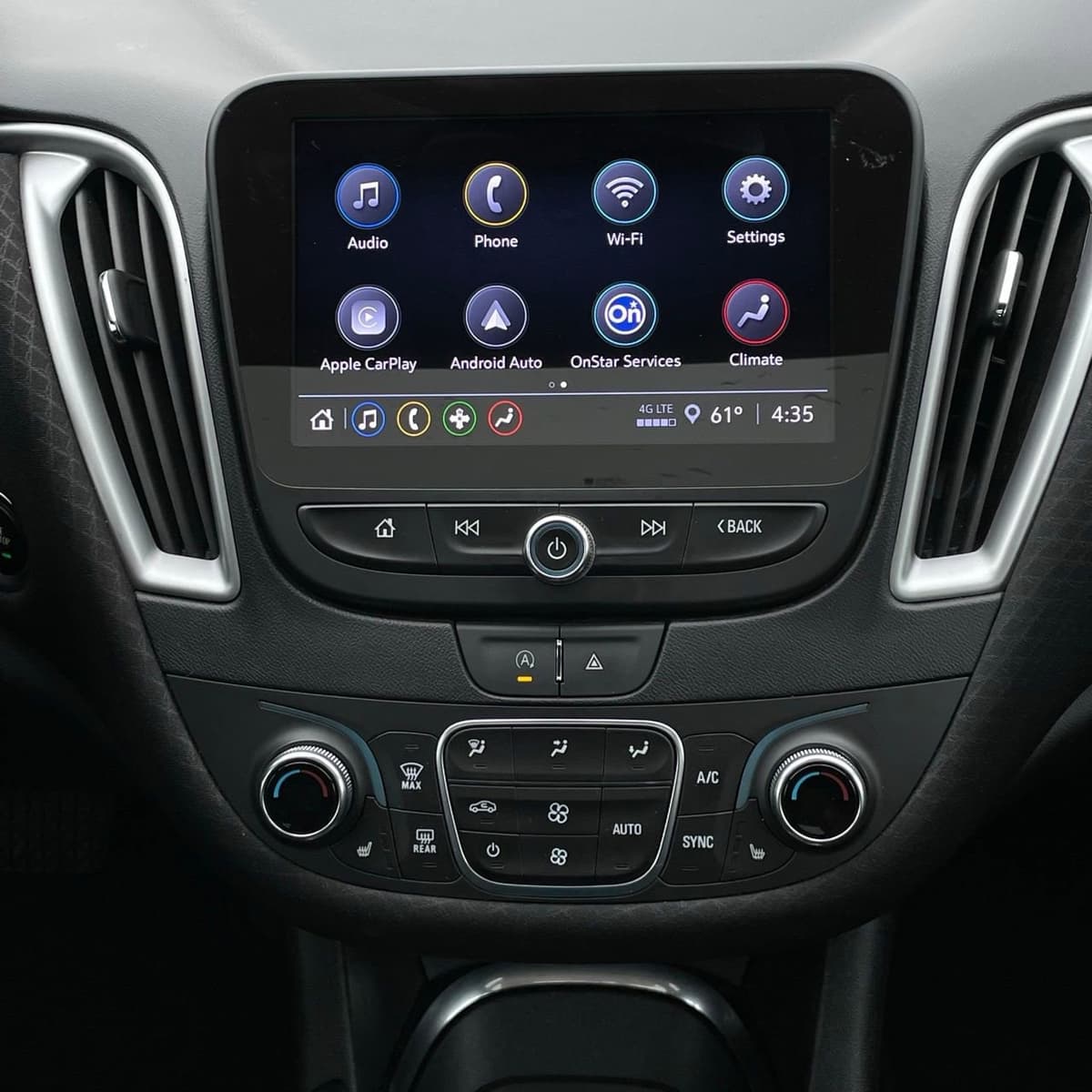 2024 Chevrolet Malibu - Image 18