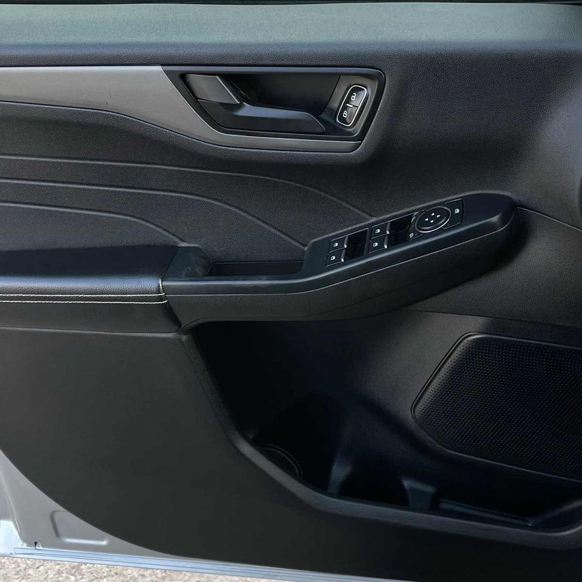 2024 Ford Escape - Image 21