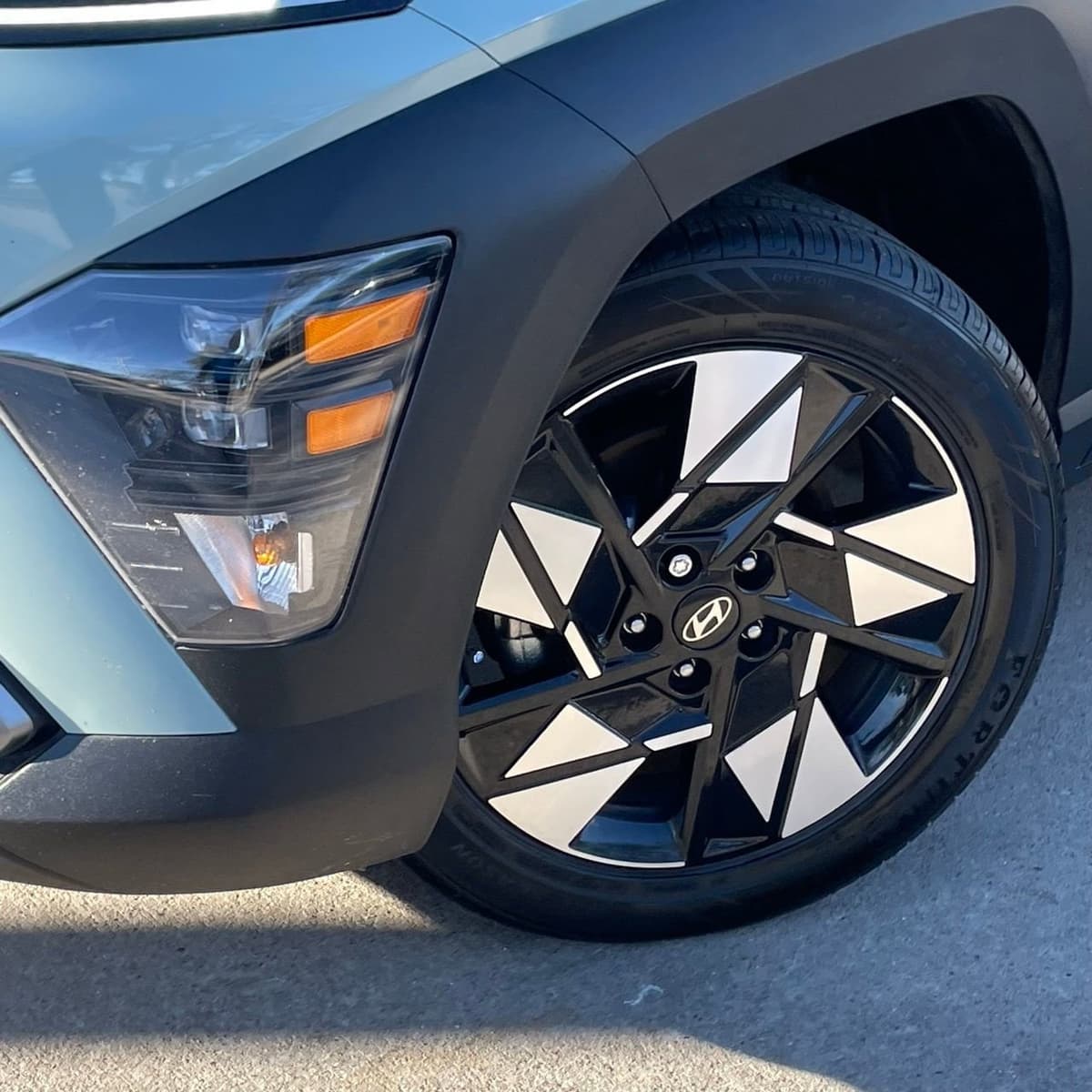 2025 Hyundai Kona - Image 7