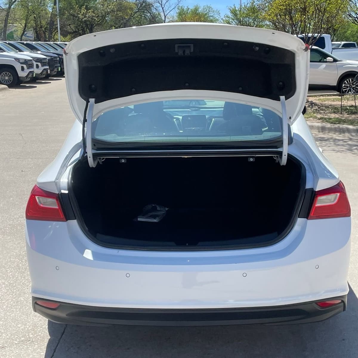 2024 Chevrolet Malibu - Image 26