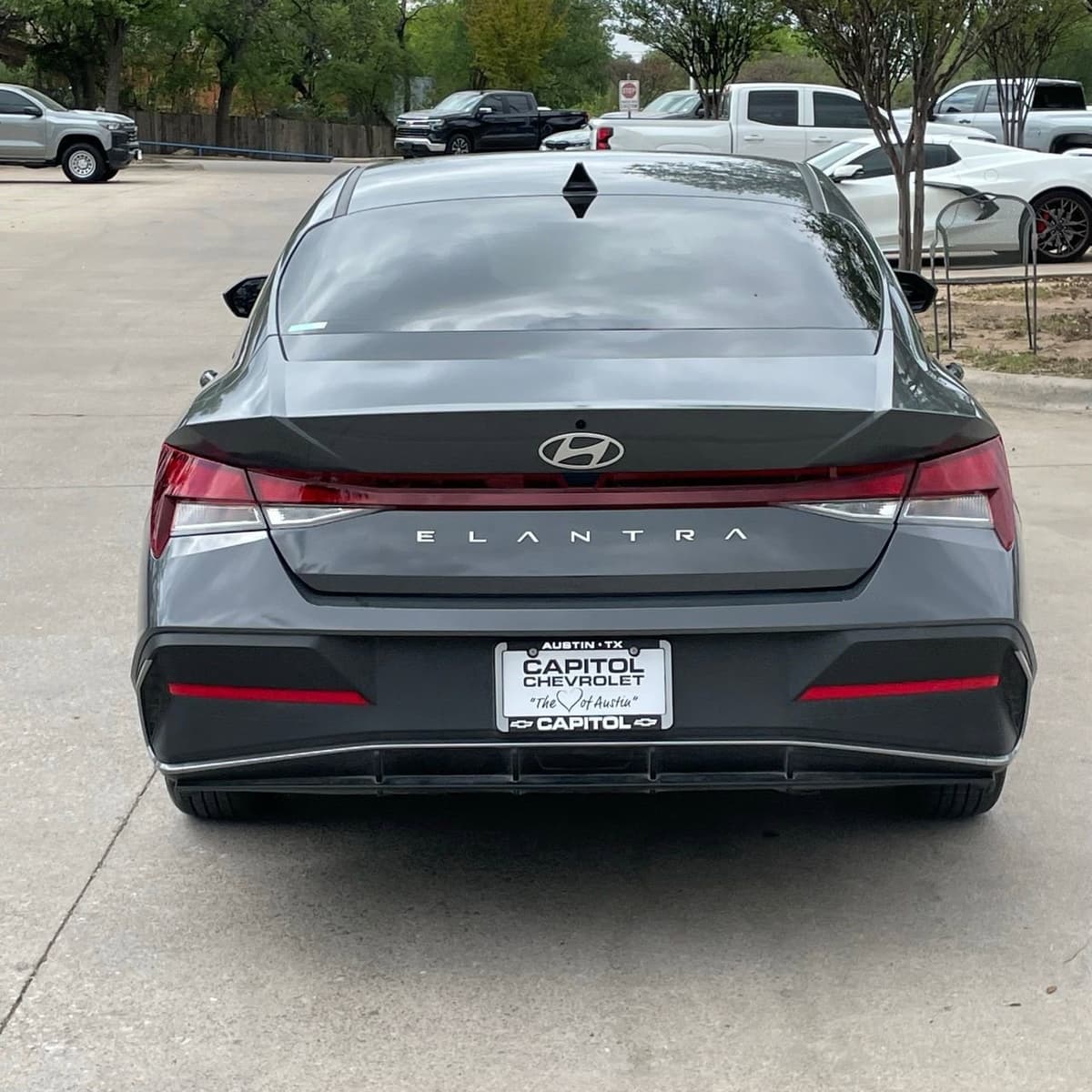 2025 Hyundai Elantra - Image 5