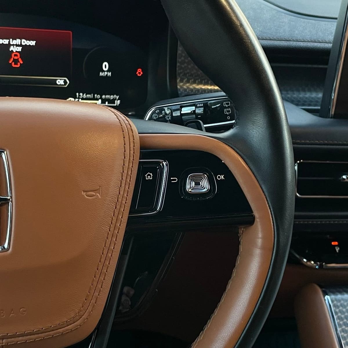 2020 Lincoln Aviator - Image 14