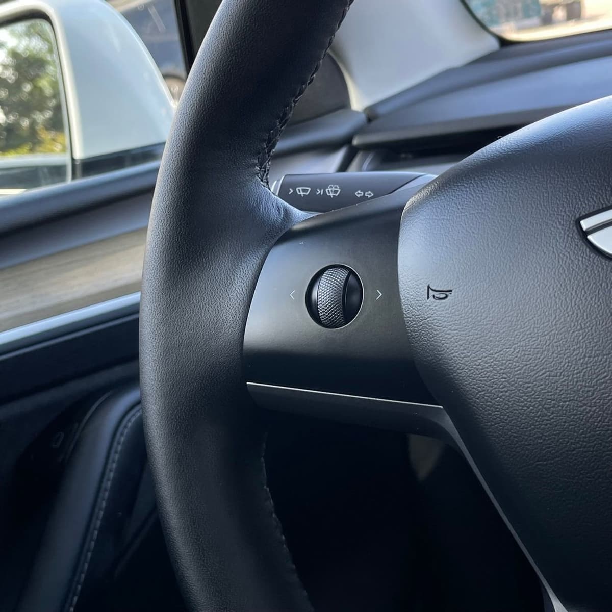 2023 Tesla Model Y - Image 14