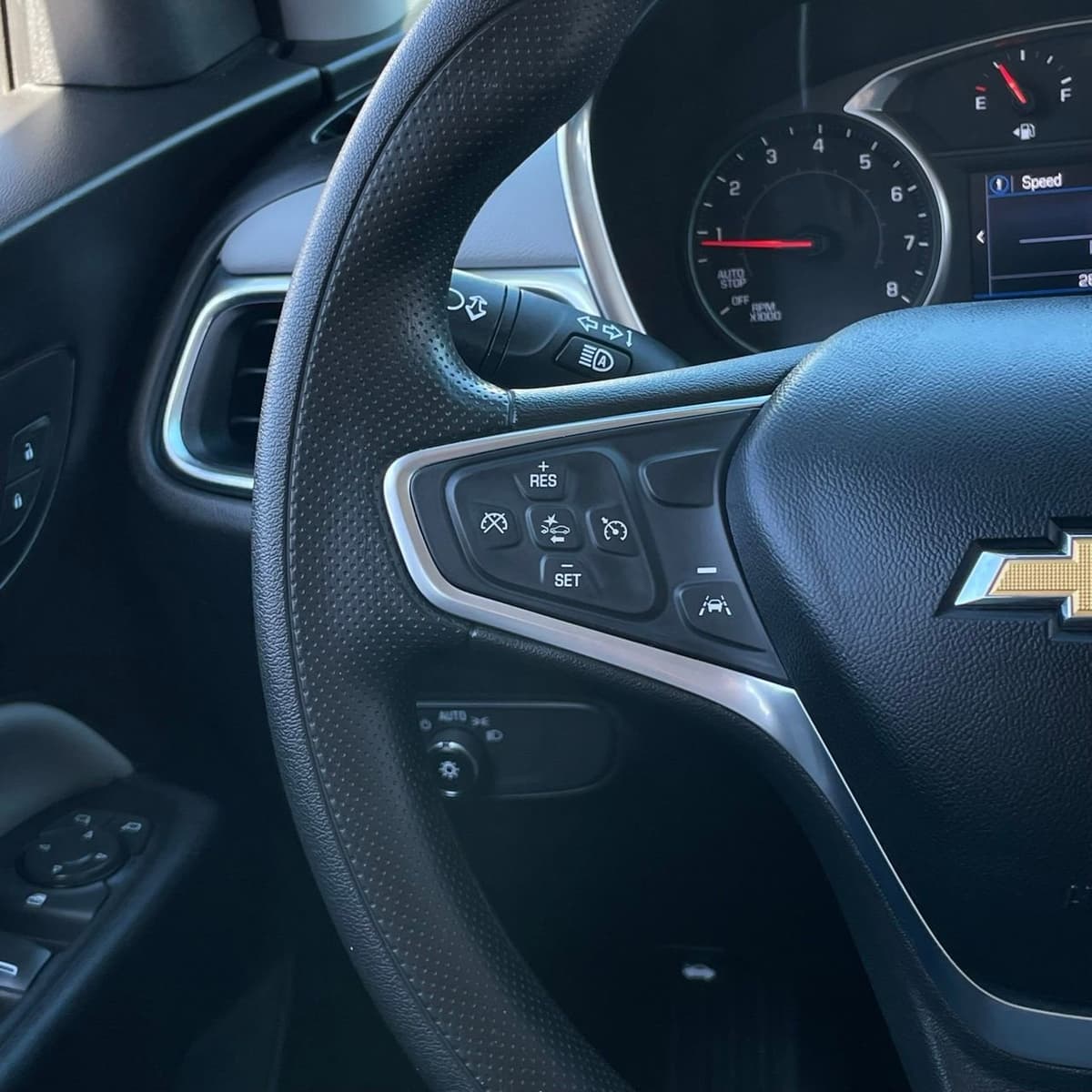 2022 Chevrolet Equinox - Image 13